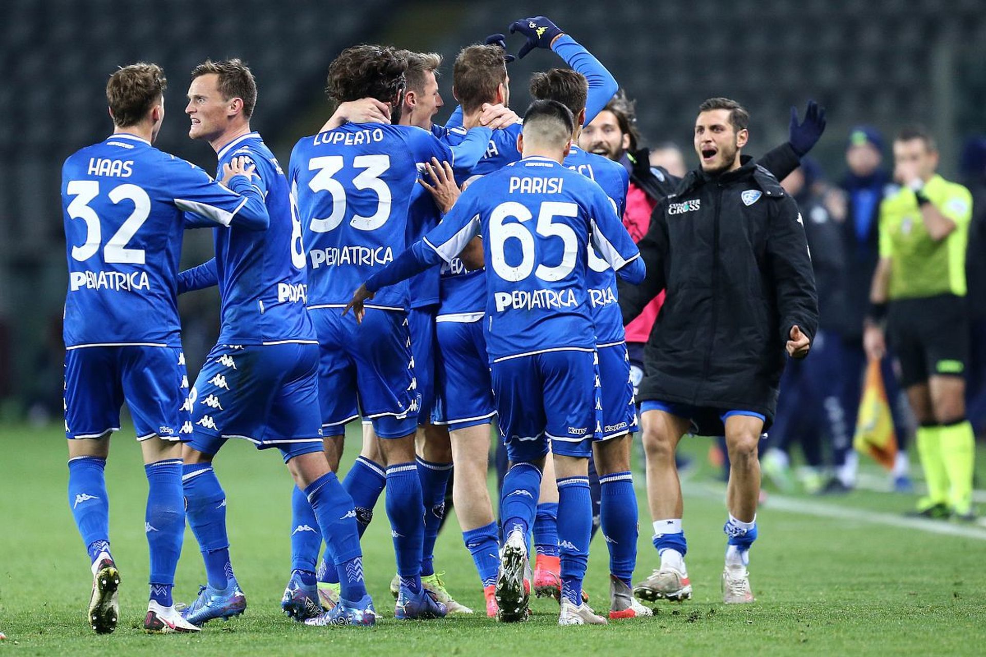 端表现出极 端表现出极