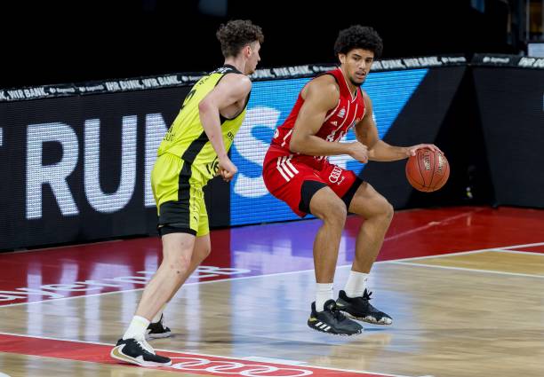 更关乎背后 更关乎背后